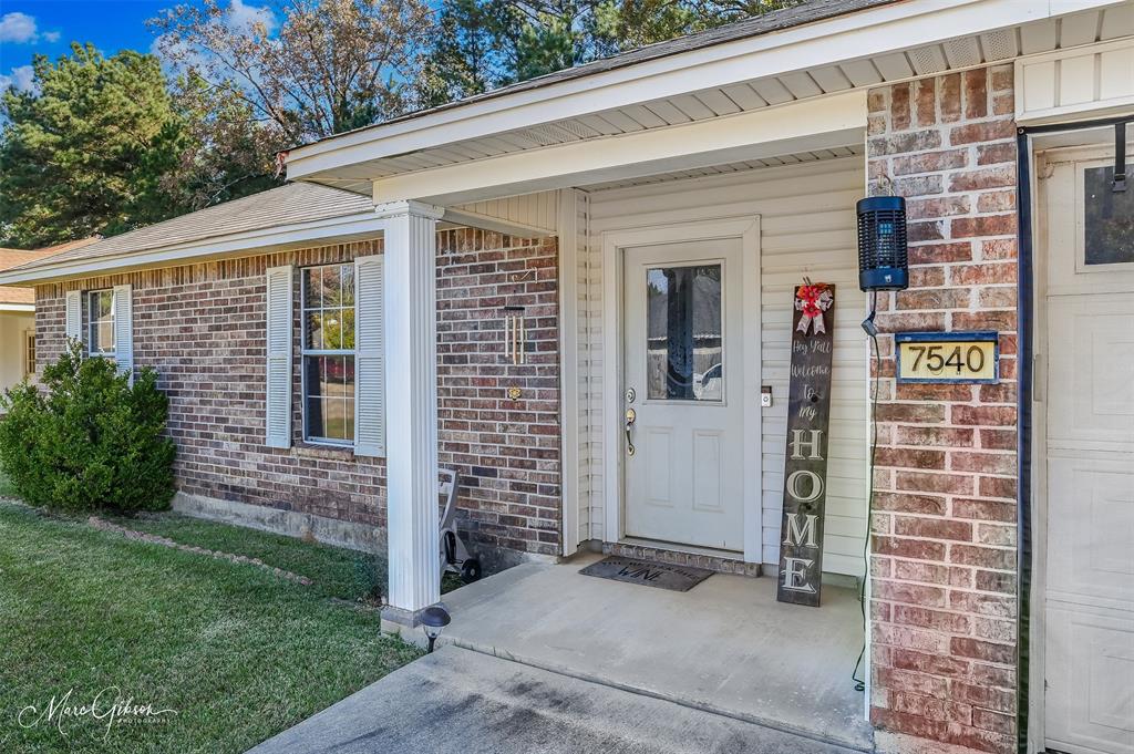 7540 Oaktree Lane