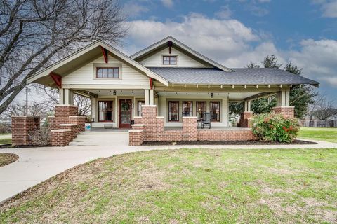 A home in Maypearl