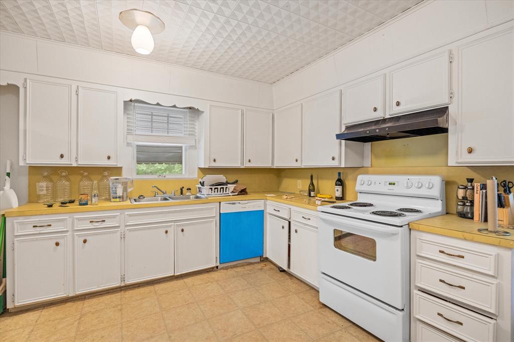 East End - Commercial Sale