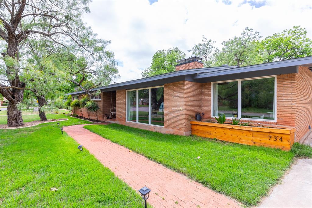 734 Westwood Drive