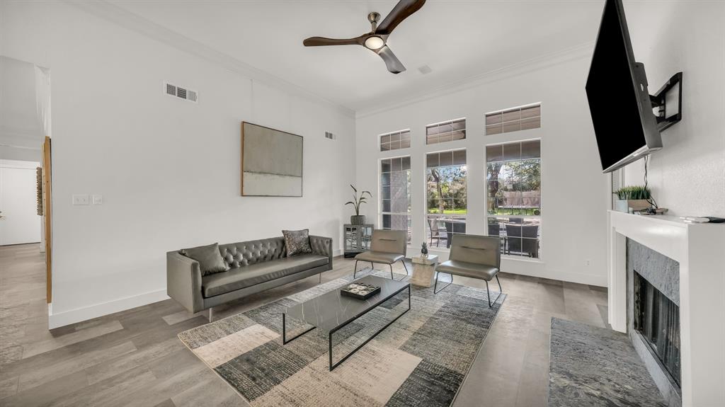 100 Oakview Drive