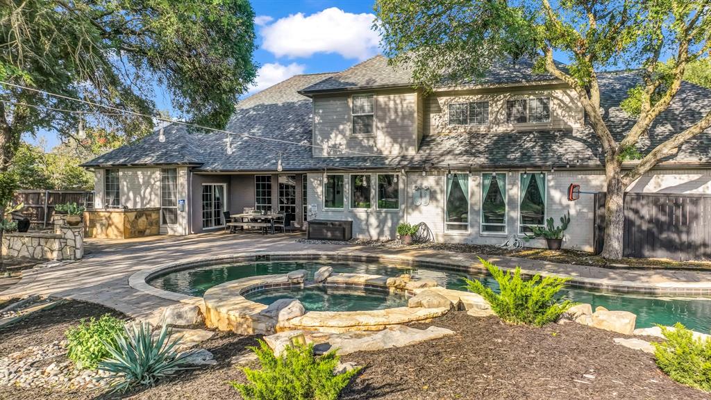 100 Oakview Drive