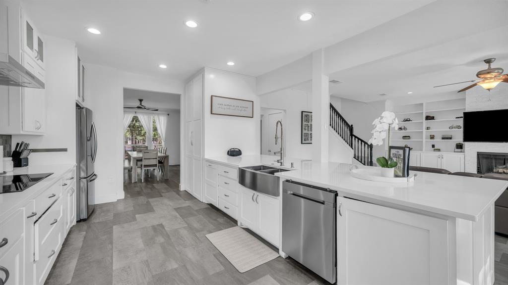 100 Oakview Drive