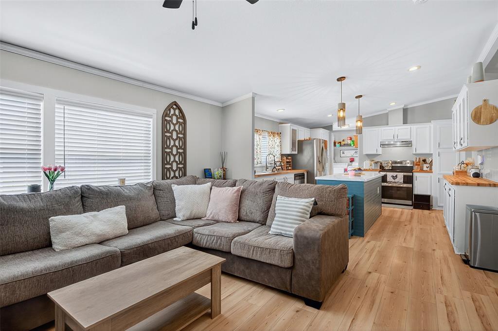 303 Oak Hollow Lane