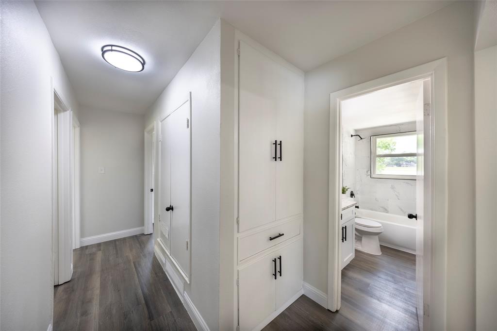 PRESTON HILLS - Residential