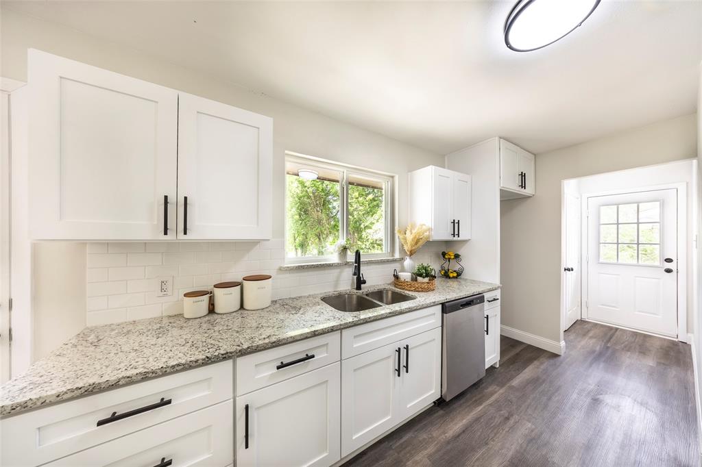 PRESTON HILLS - Residential