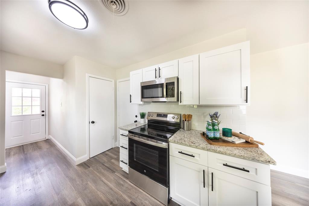 PRESTON HILLS - Residential