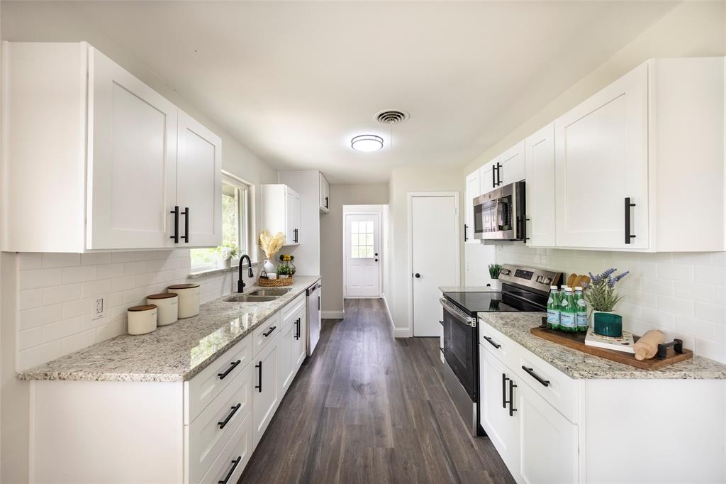 PRESTON HILLS - Residential