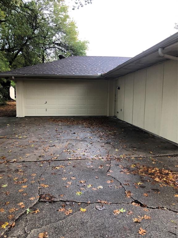 DVILLE ESTATES INST 1 - Residential Lease