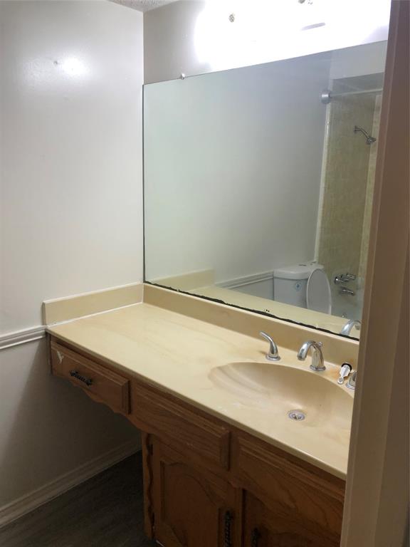 DVILLE ESTATES INST 1 - Residential Lease