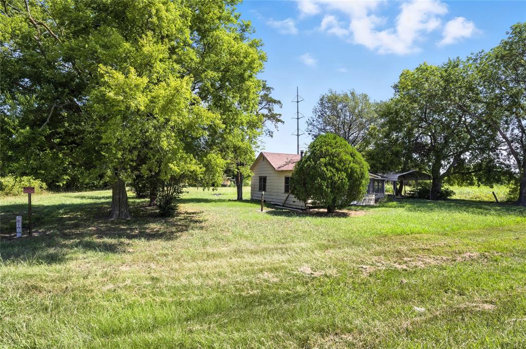 1124 Farm Road 2890