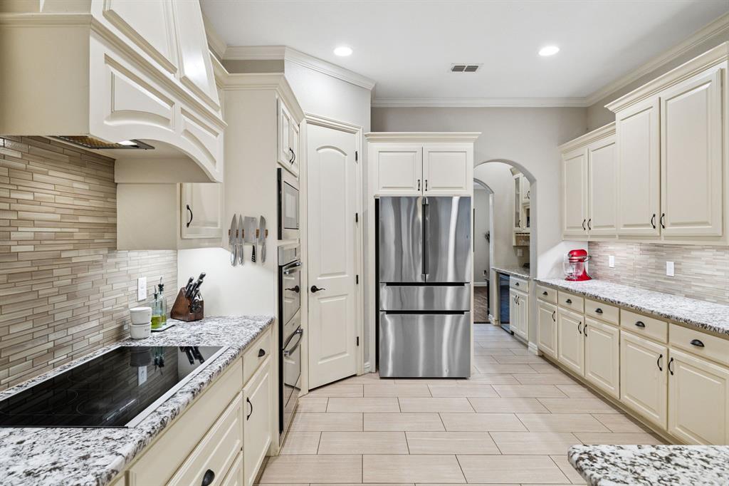 3423 Lakewood Lane