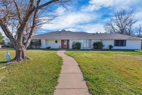 706 E Criner Street Grandview TX 76050