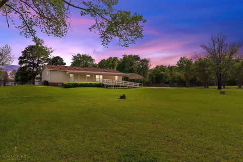 9747 Mathieu Street Oil City LA 71061