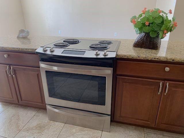 COLONY 8 - Residential Lease