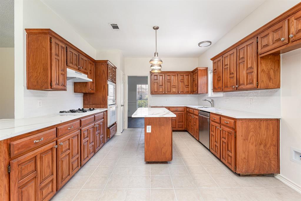3309 Bridgewater Drive