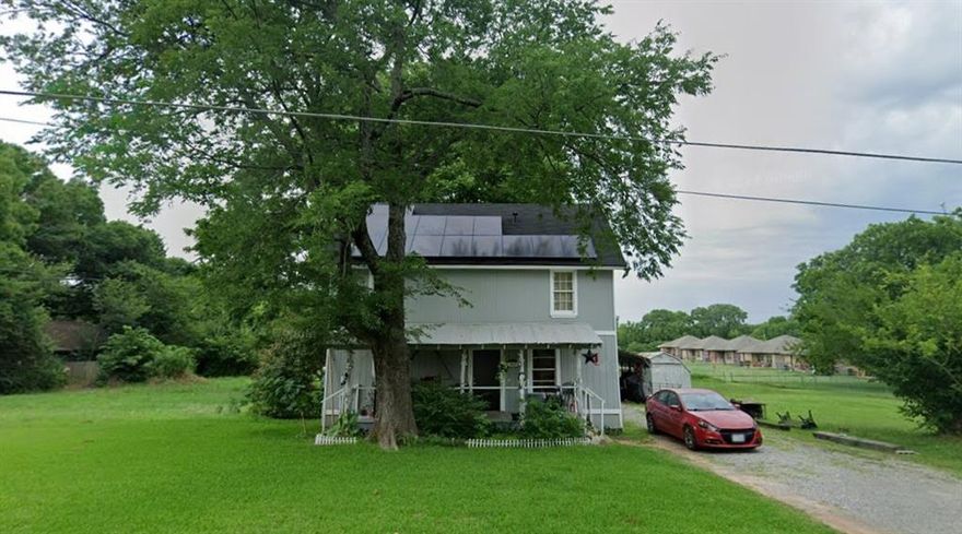 Property for sale in Denison, TX. Located on 8th Avenue! This spacious property features four well-appointed bedrooms and two modern bathrooms, perfect for families or those seeking extra space.