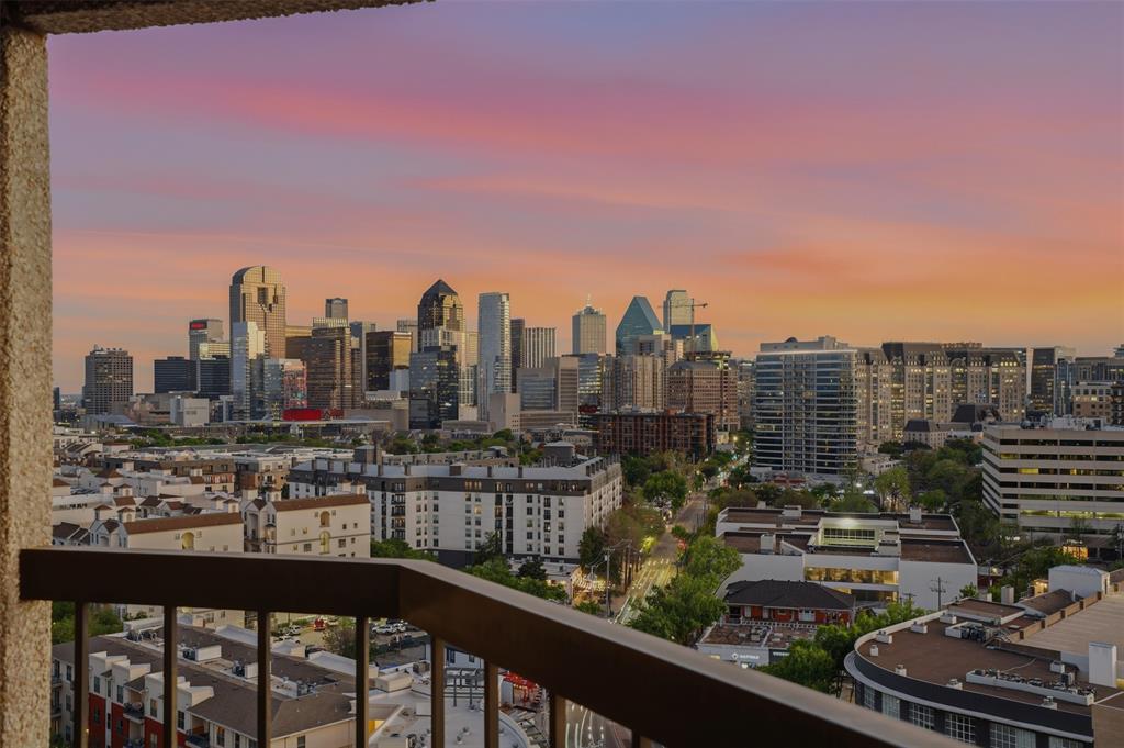 Latour Condo - Residential