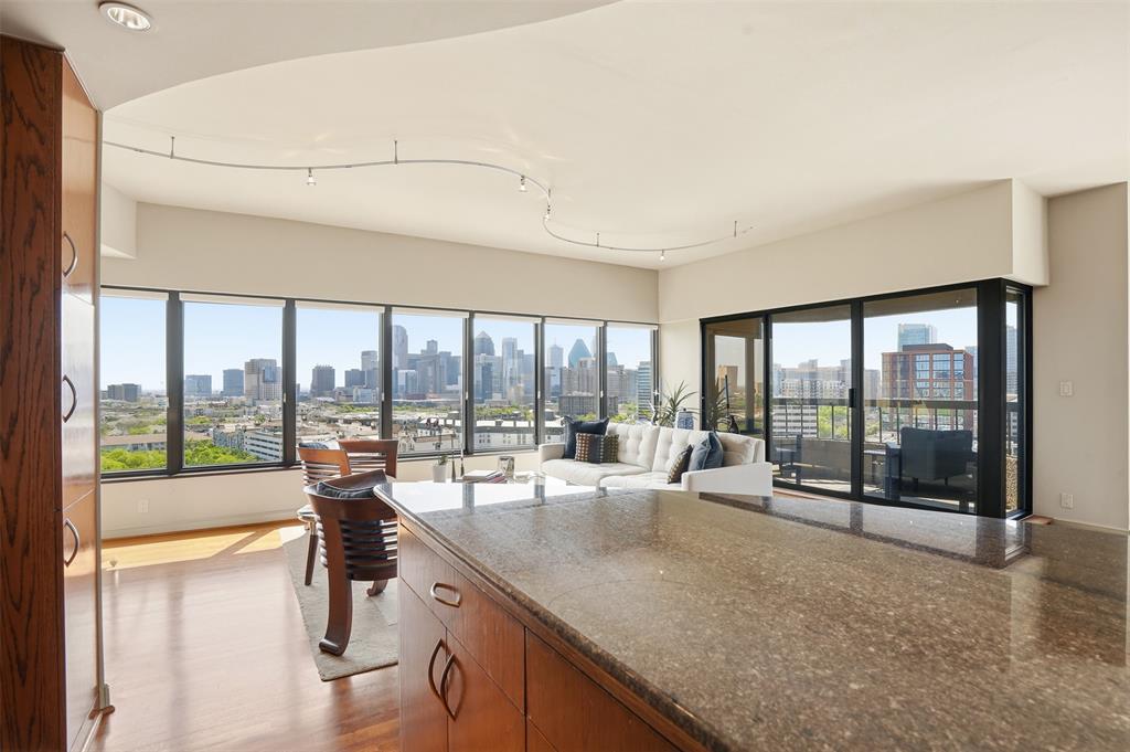 Latour Condo - Residential