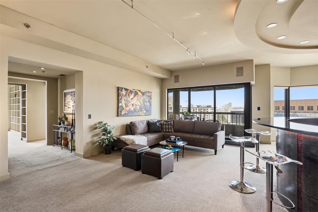 Latour Condo - Residential