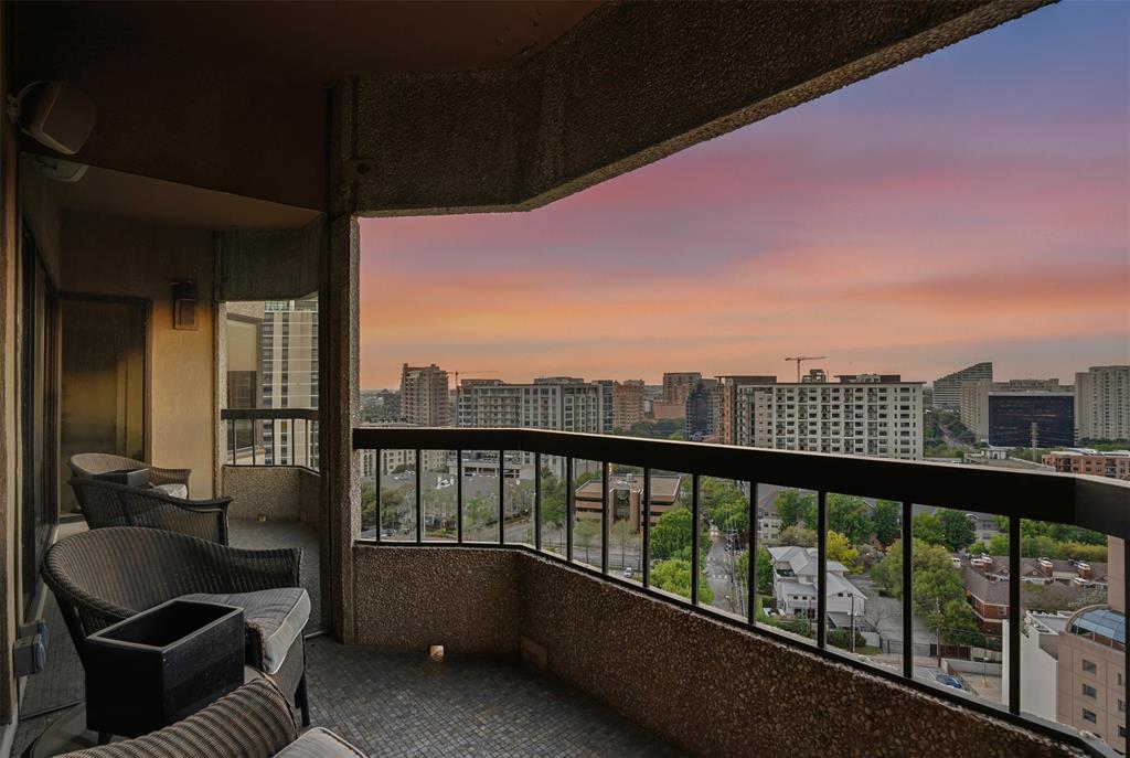 Latour Condo - Residential