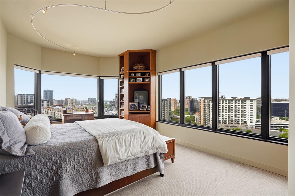 Latour Condo - Residential