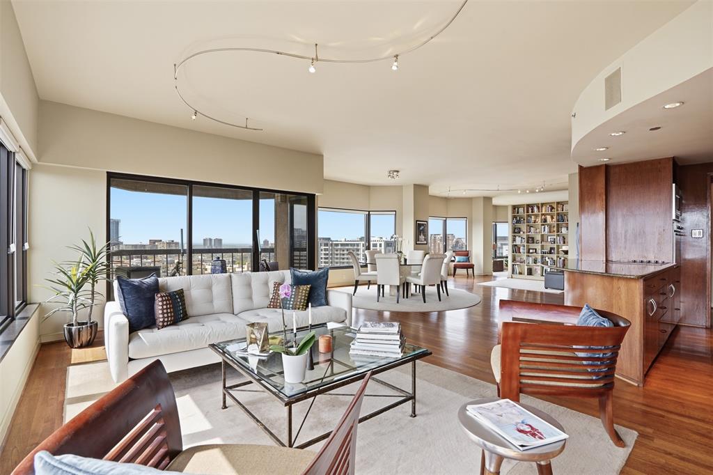 Latour Condo - Residential