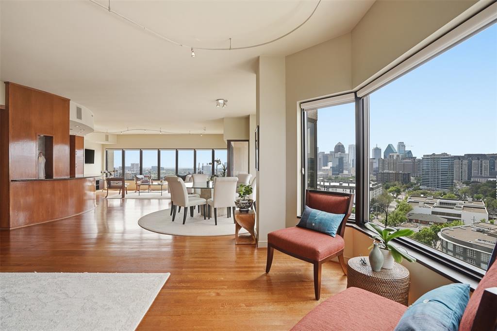 Latour Condo - Residential