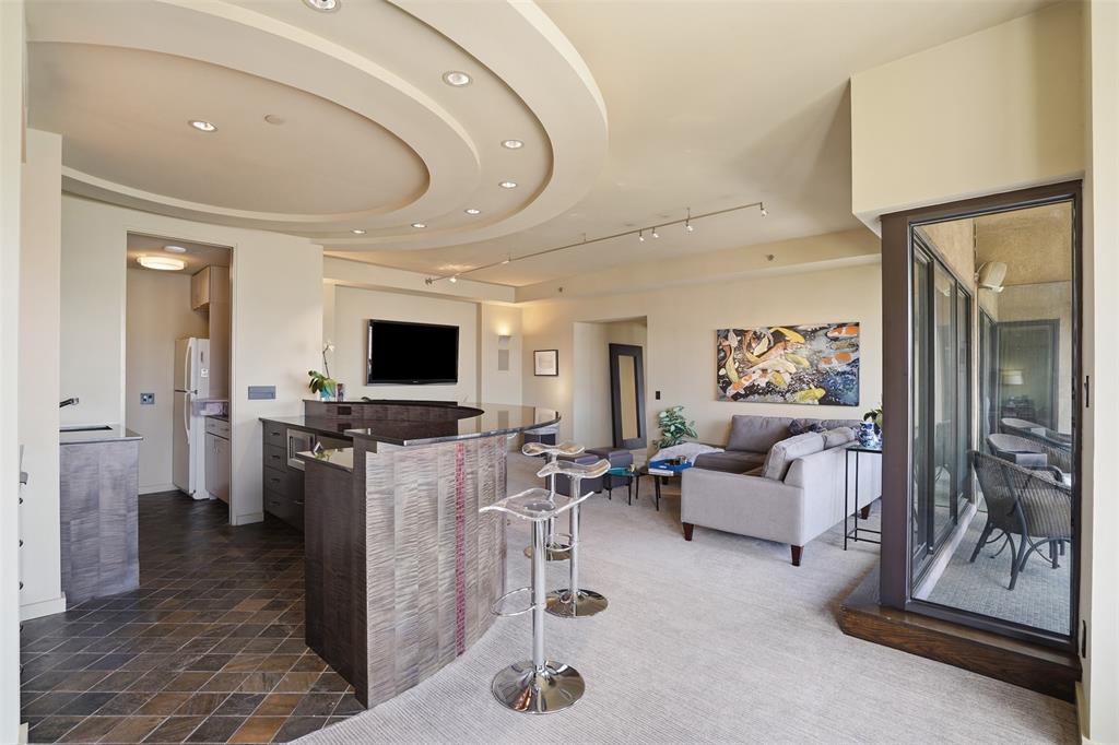 Latour Condo - Residential