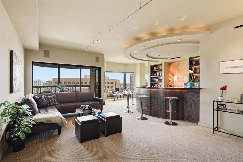 Latour Condo - Residential