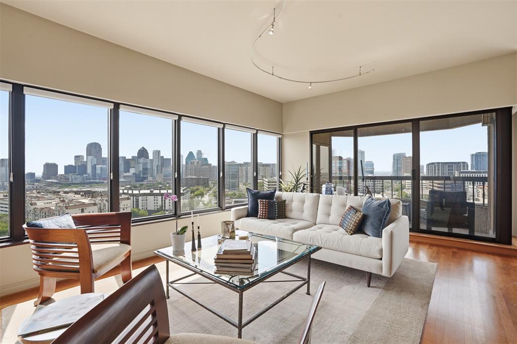 Latour Condo - Residential