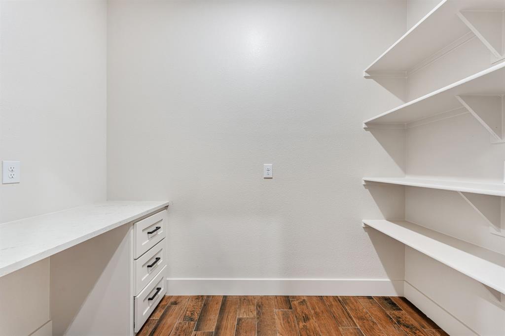 LAKESIDE HILLS - Residential