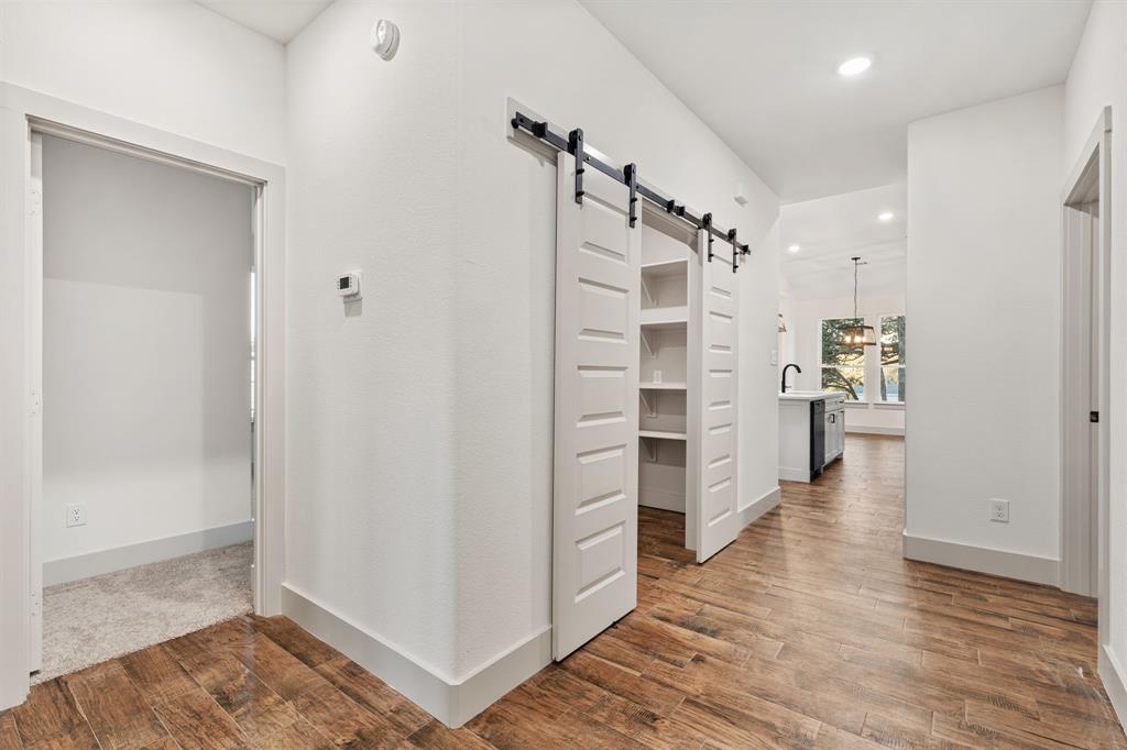 5901 S LAKESIDE HILLS Court