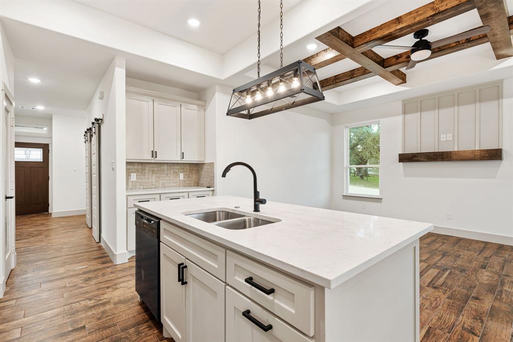 LAKESIDE HILLS - Residential