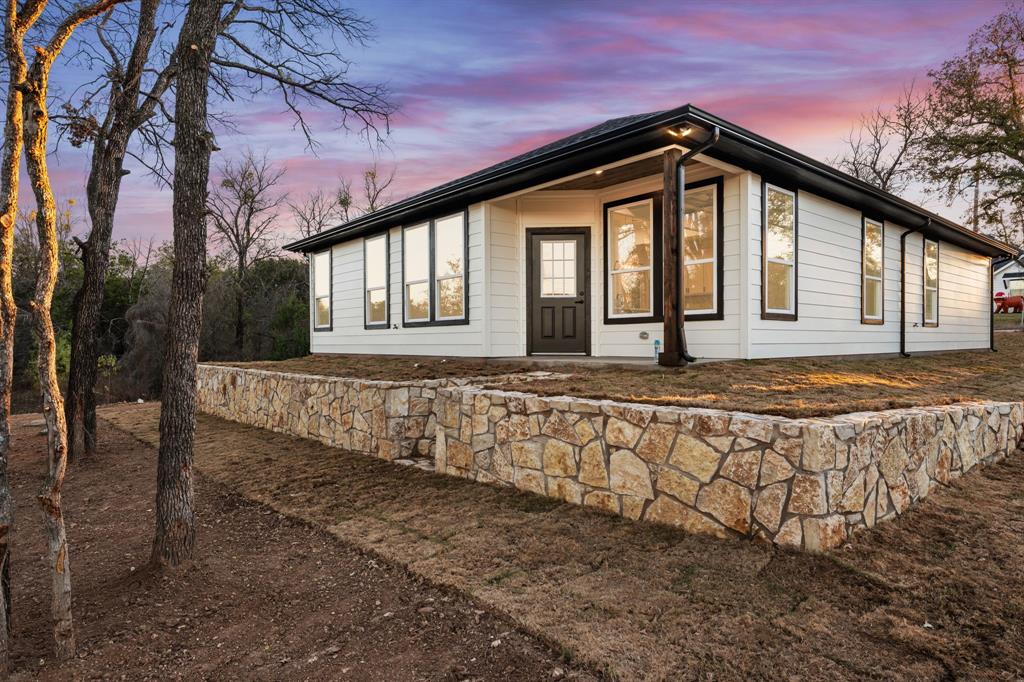 LAKESIDE HILLS - Residential