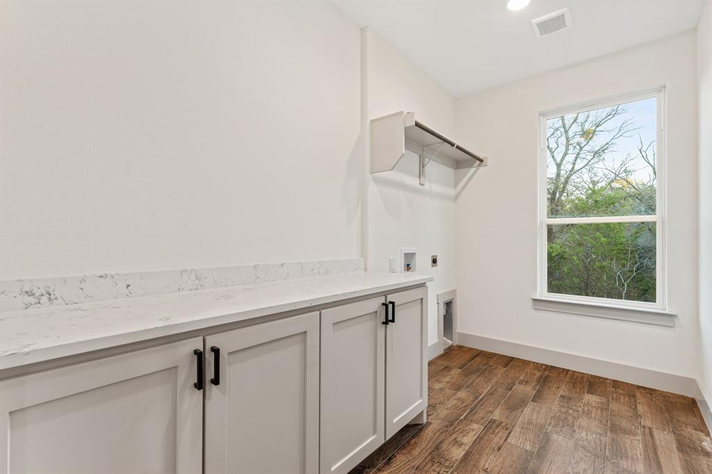 LAKESIDE HILLS - Residential