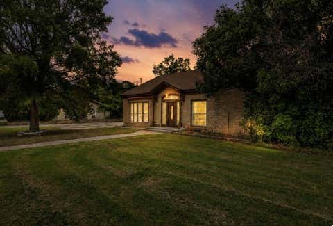 Photo of 941 S Texas Street, De Leon, TX 76444 (MLS # 21347638)