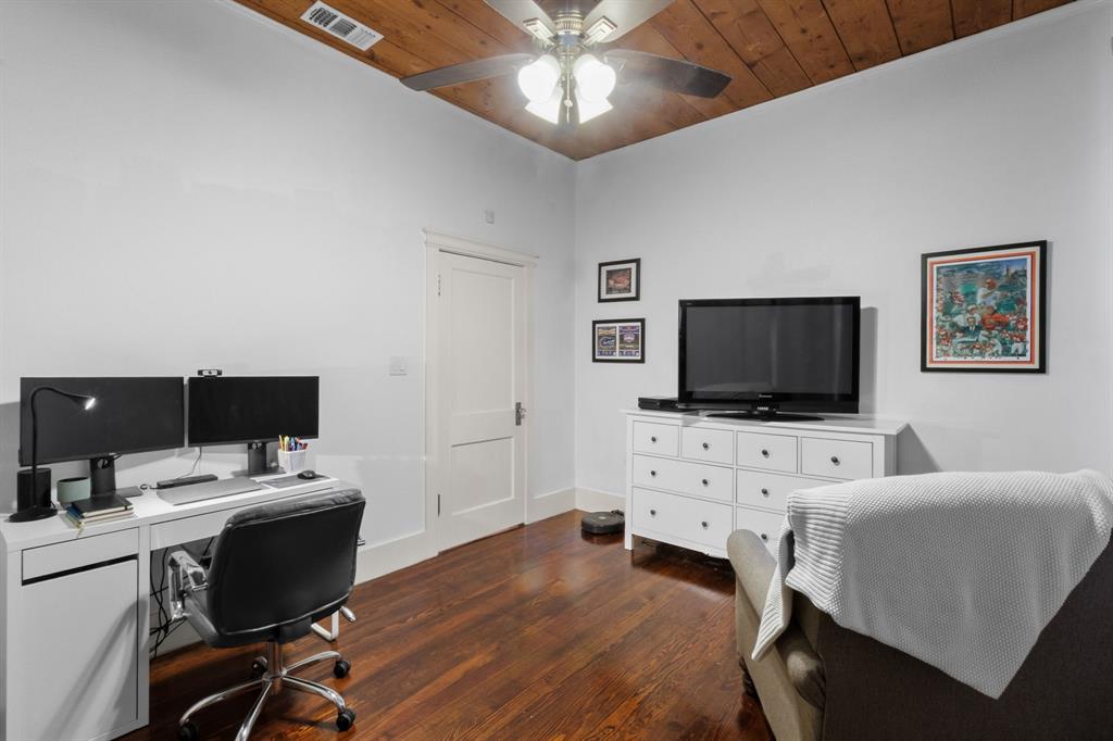 WINNETKA HEIGHTS - Residential