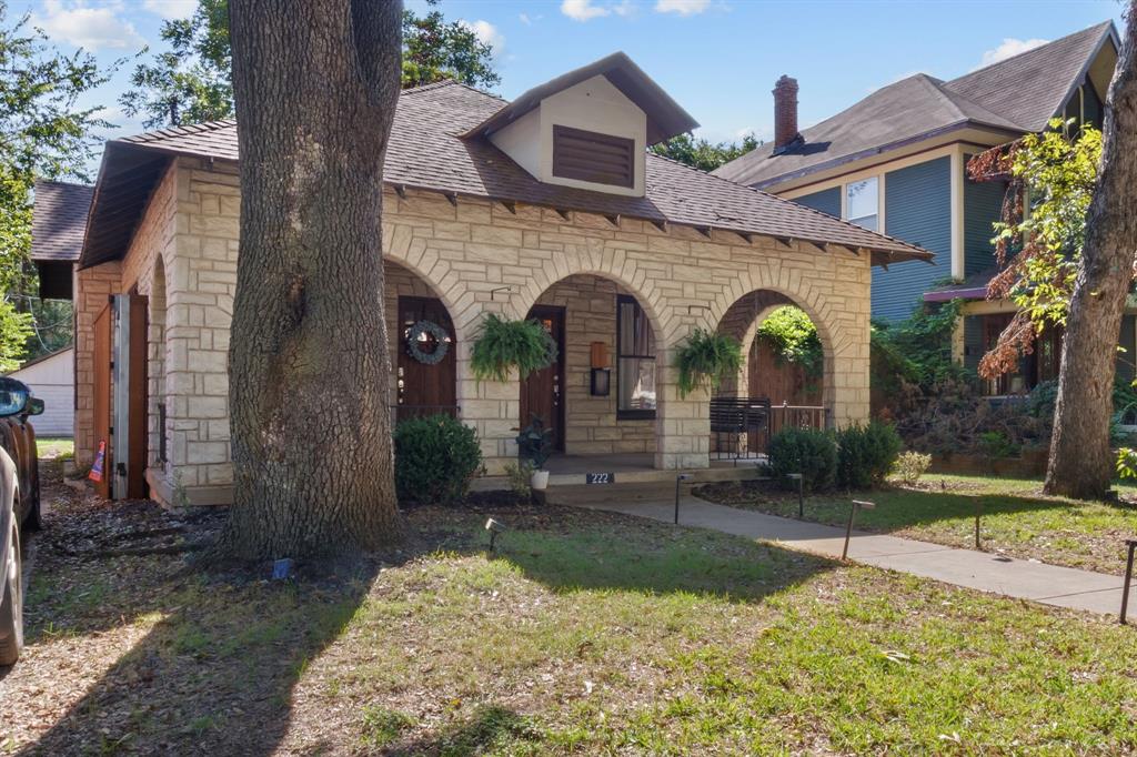 WINNETKA HEIGHTS - Residential