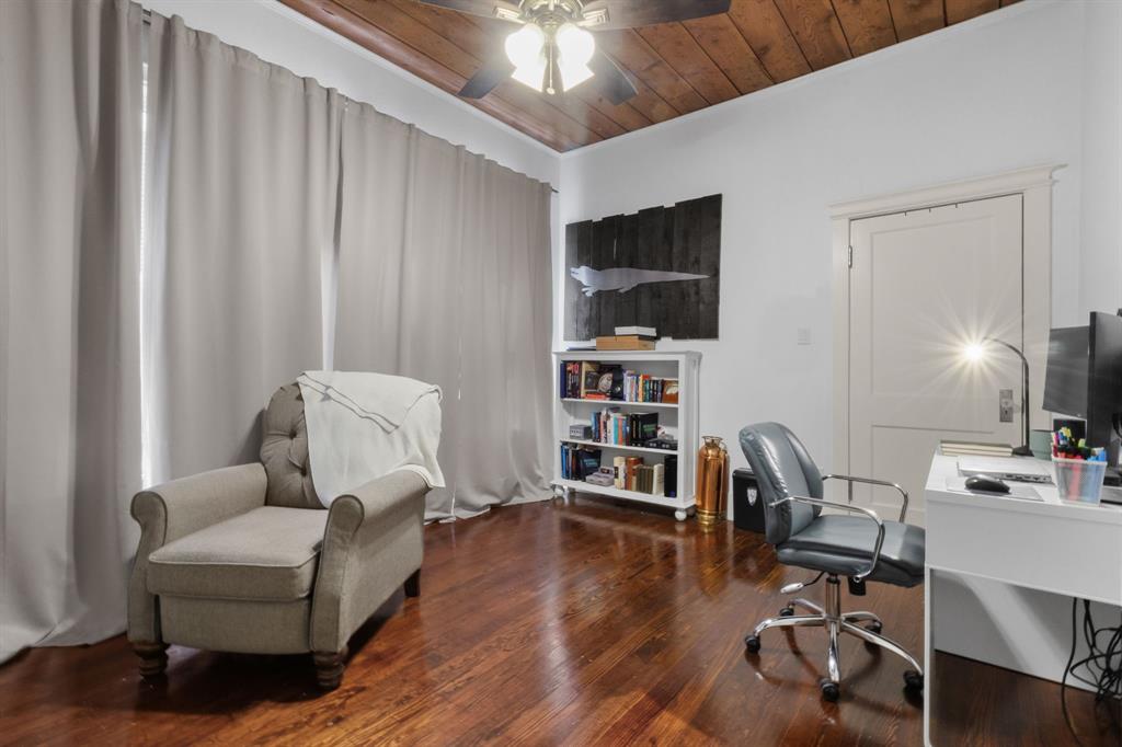 WINNETKA HEIGHTS - Residential