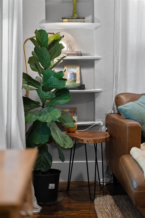 WINNETKA HEIGHTS - Residential