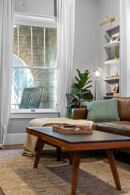 222 S Edgefield Avenue