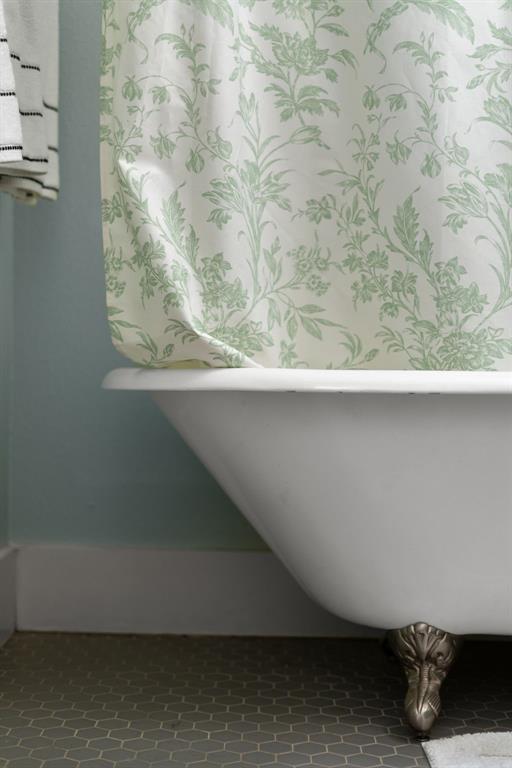 WINNETKA HEIGHTS - Residential