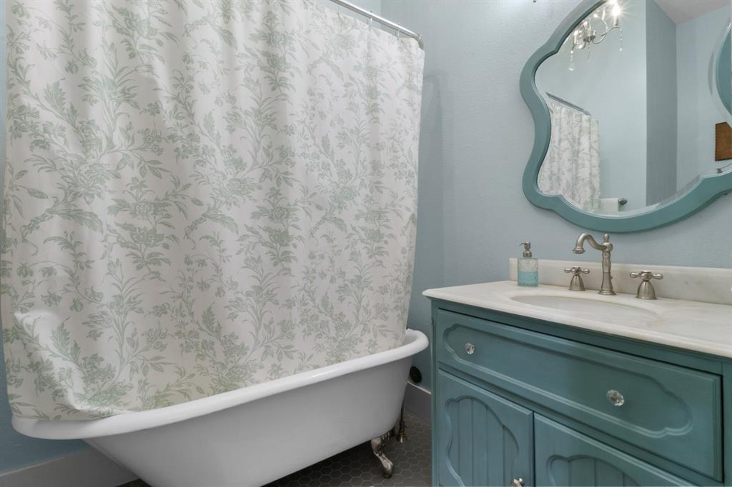 WINNETKA HEIGHTS - Residential