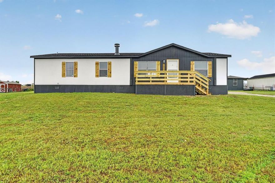 Fully Renovated Home on over an acre!! GODLEY ISD! Quartz countertops throughout, New Roof, New Floors, all new fixtures and paint inside and out! Updated living with affordable pricing. Step into your cozy new home with no fix it list. Enjoy the nice front and back porch with a hot cup of coffee or a cold glass of sweet tea while enjoying morning and evening relaxation. Easy access to Chisolm Trl that gives you quick commutes to either Fort Worth and Cleburne and everywhere in between. Close to Tarleton University Fort Worth Campus. Enjoy city convenience with country living! Don't miss this chance to own property with over an acre of land at this price!