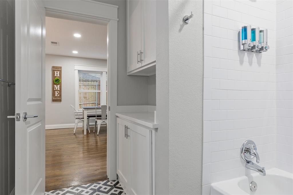 Elmwood Sub 2 - Residential Lease