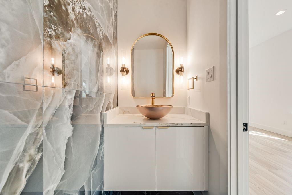 Z E COOMBS WEST END - Residential Income