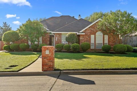 107 Montreal Drive Hurst TX 76054