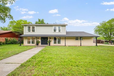 Photo of 1406 Greenbrier Drive, Sherman, TX 75092 (MLS # 21238923)