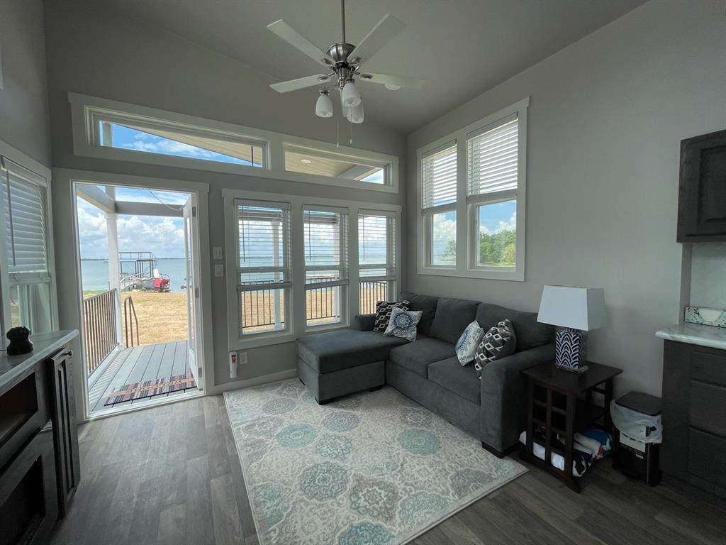 Peninsula Point - Residential